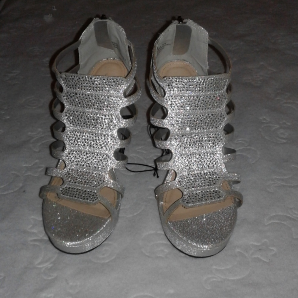 Sparkle wedge shoeNWOT